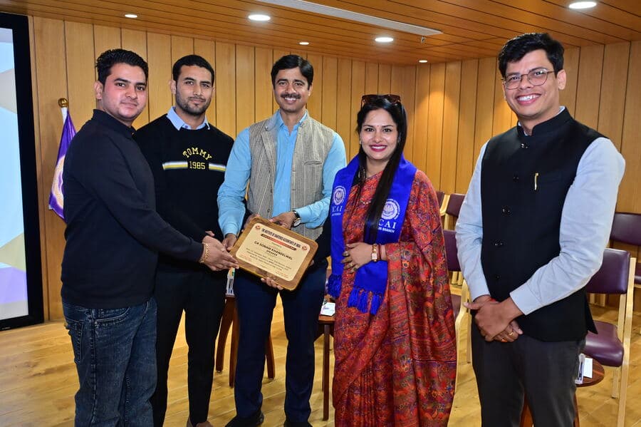 CA Sonam Khandelwal felicitated at an ICAI Jaipur Branch seminar